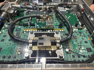 QFX5250-64OE 02.jpg